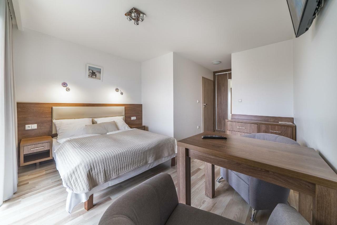 Apartamenty I Pokoje Goscinne Relax Jastarnia Exterior photo